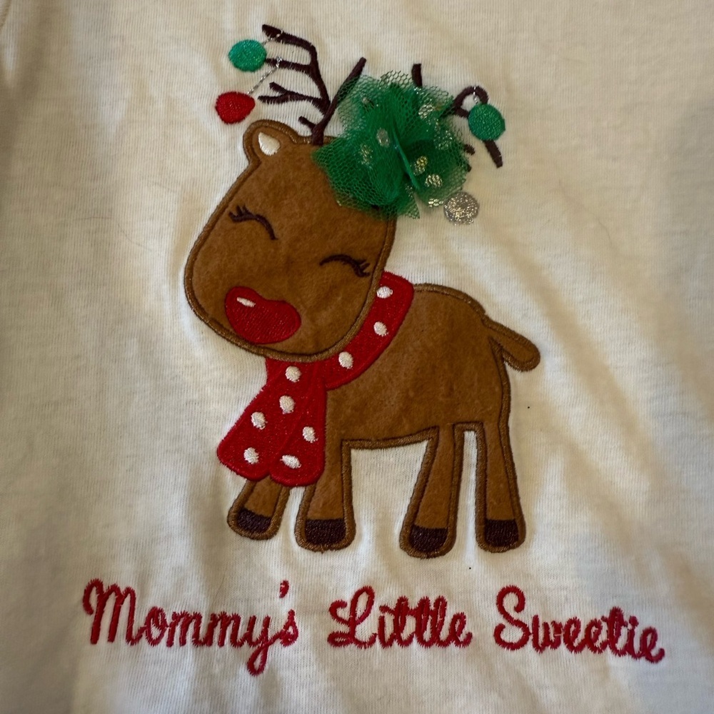 Holiday Editions Festive Cream Top - Picture 2 of 7